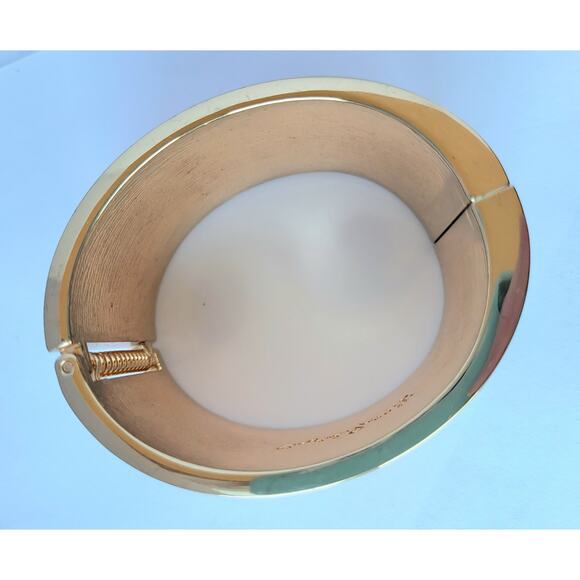 Lilly Pulitzer Hinged Cuff Bracelet Tropical Fish Shell Gold Chunky Bangle - Picture 4 of 11